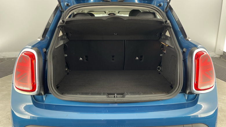 MINI Hatchback 1.5 Cooper Classic 5dr Petrol Hatchback